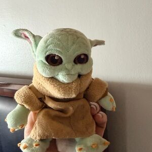 Grogu shoulder plush